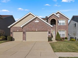 1389 Red Oak Plantation Dr, Ballwin, MO 63021