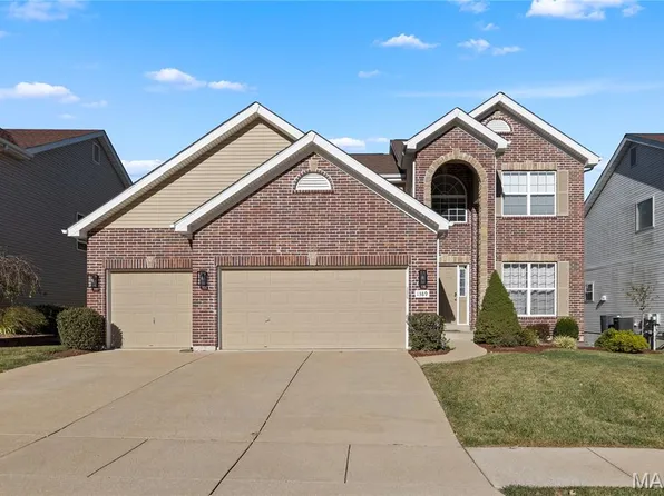 1389 Red Oak Plantation Dr, Ballwin, MO 63021