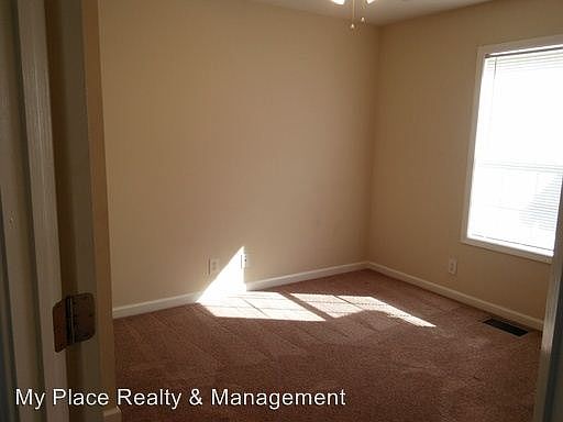 1st image of 942 Kingsbury Dr