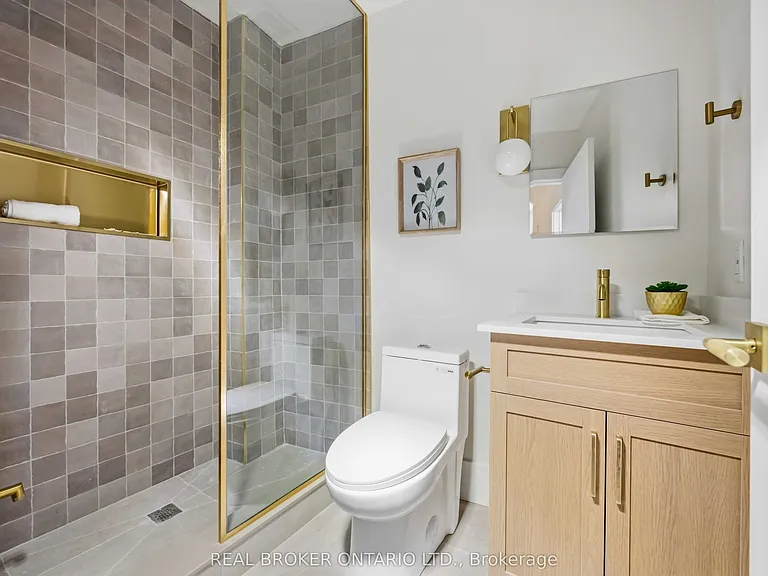 102 Boultbee Ave #B — Photo 25