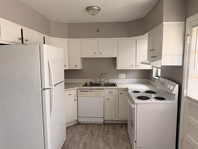 1263 S James Rd — Photo 8