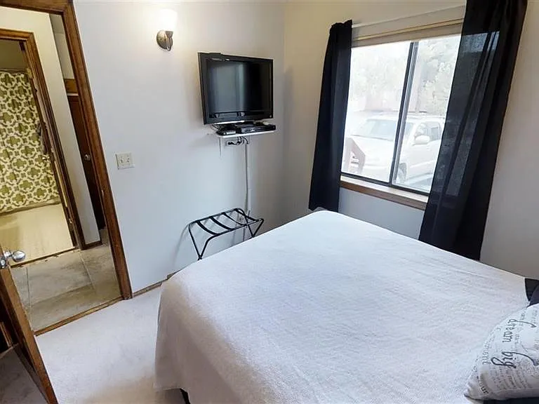 578 Lakeside Dr #10 — Photo 28