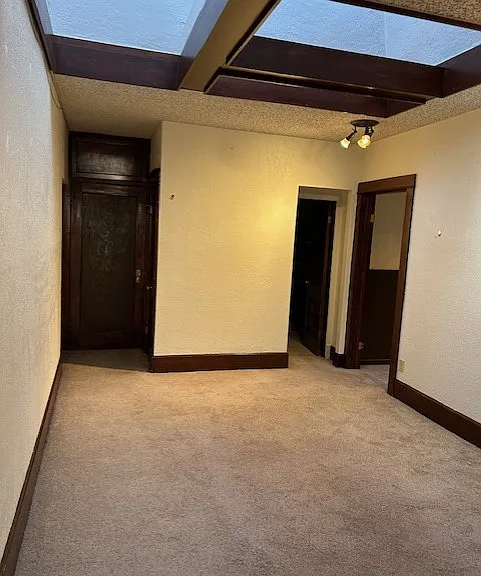 119 1/2 N Broadway #3 — Photo 2