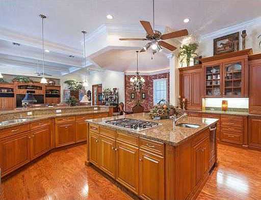 3rd image of 920 Brightwaters Blvd NE