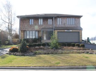73 Harbor Vw, Lawrence, NY 11559