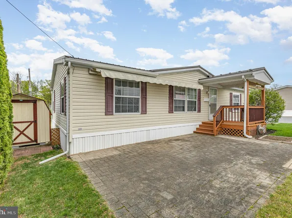 16 Arrow Rd, Harrisburg, PA 17109