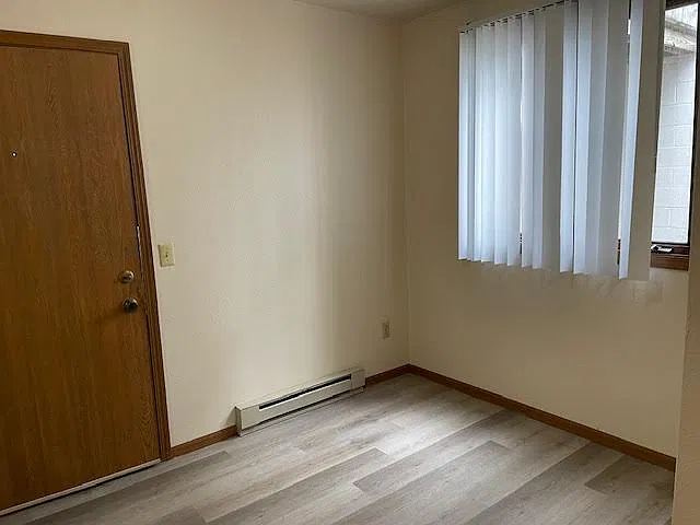 Studio, $599 — Photo 3