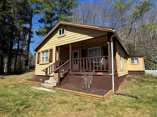 84 Avery High School Road, Newland, NC 28567