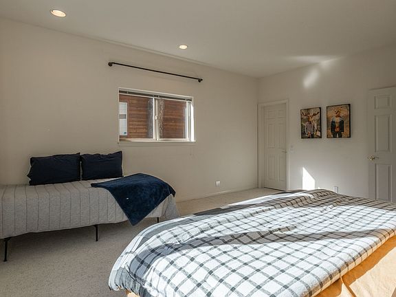 5th image of 77 Panorama Dr