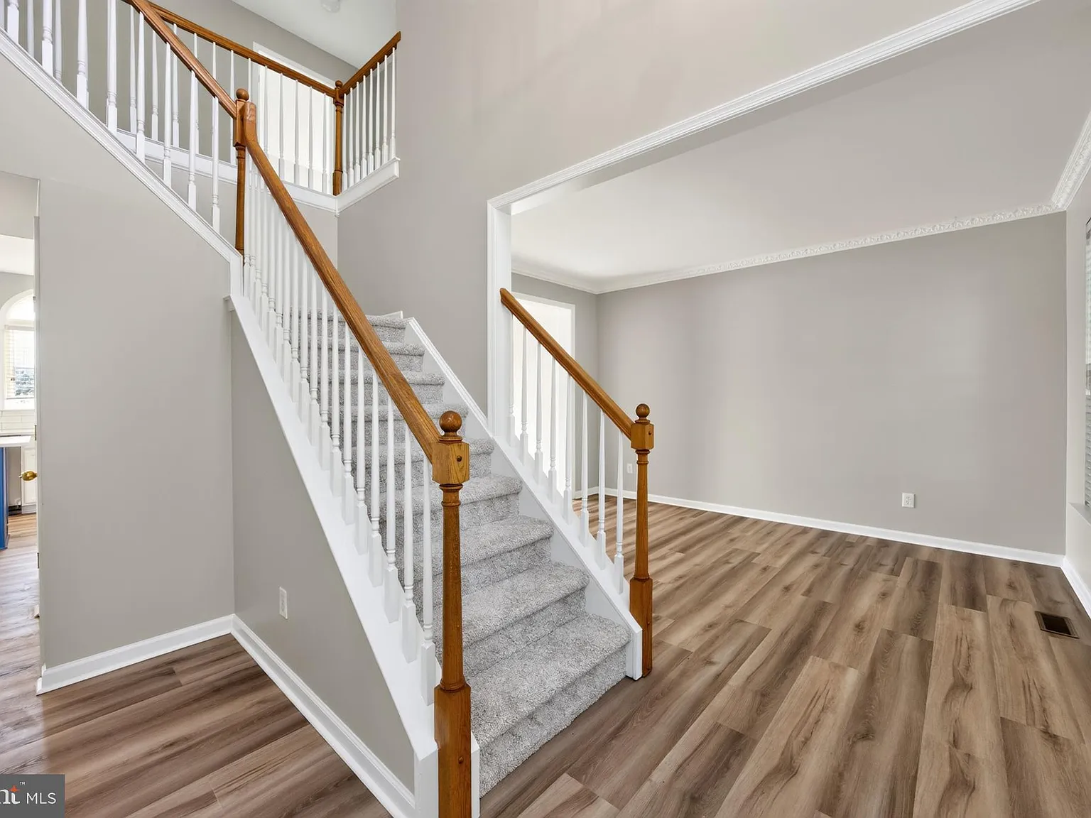 4 bed, 2.5 bath, 2410 sqft, $3,300 — Photo 3