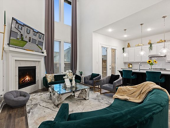 5th image of 1124 Queensdown Way