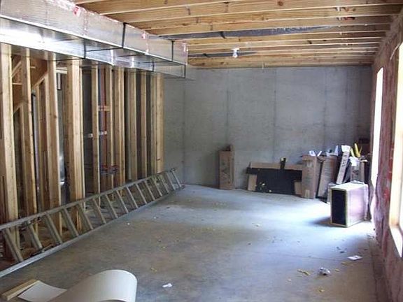 5th image of 128 Lowball Ln