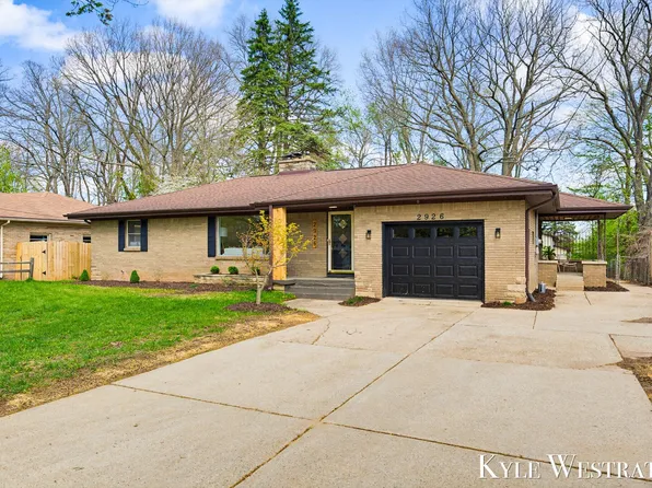 2926 Chamberlain Ave SE, Grand Rapids, MI 49508