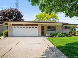 28829 Flanders Ave, Warren, MI 48088