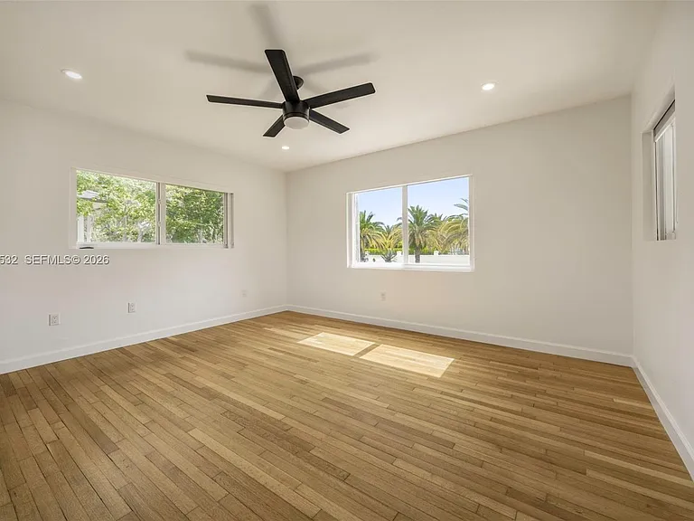 7840 SW 71st Ave — Photo 8
