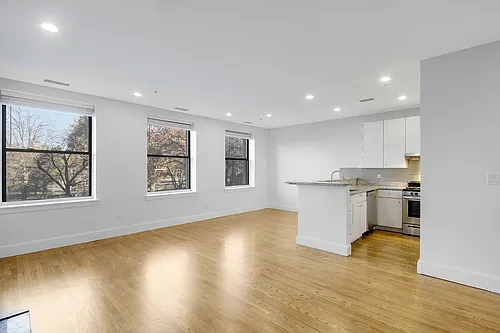 140 Boylston St Photo 1