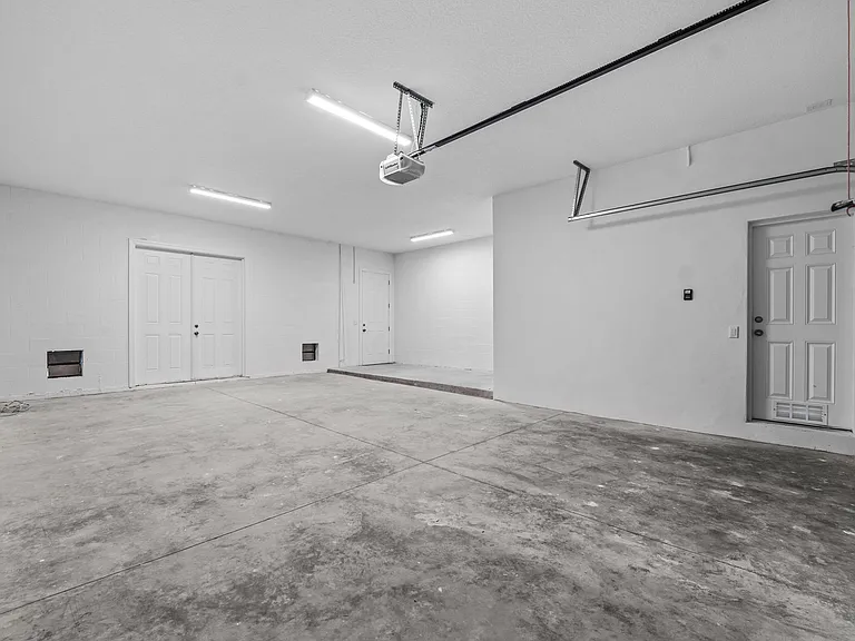 Enormus Garage_08082024
