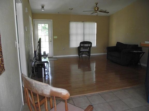 3rd image of 362 Vin Rose Cir SE