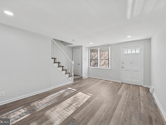 5th image of 1037 Taylor Dr