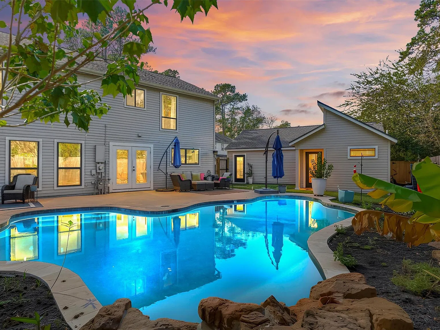 7 bed, 3.5 bath, 3344 sqft, $4,200 — Photo 1