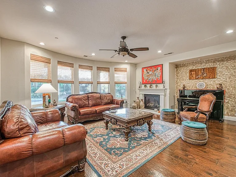 10509 N Sierra Vista Ave — Photo 22