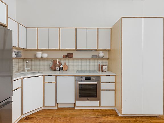 4th image of 1068 Hancock St APT 1