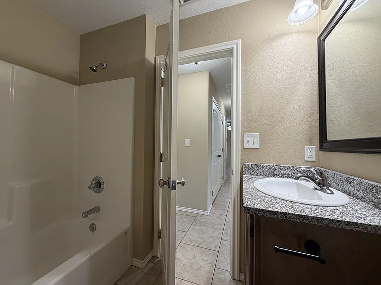 1221 Kirby St #6 — Photo 14