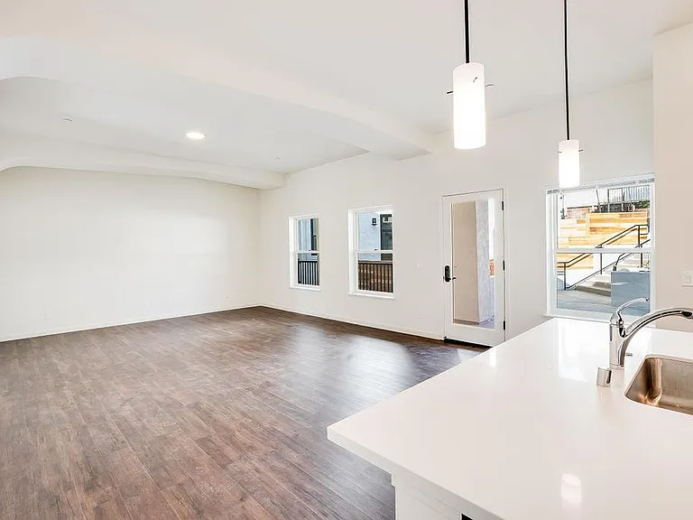 4690 Tompkins Ave — Photo 21
