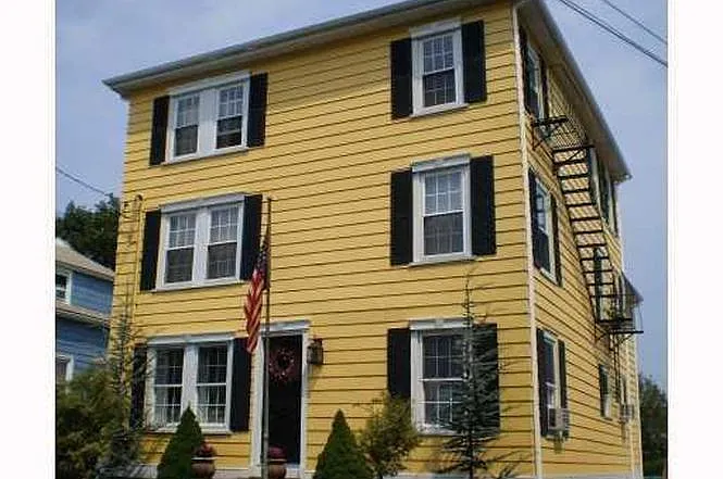 Building Photo - 12 Third School St #3