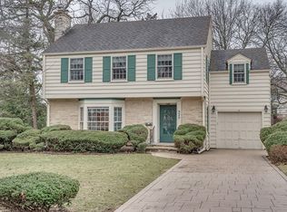 325 S Sleight St, Naperville, IL 60540