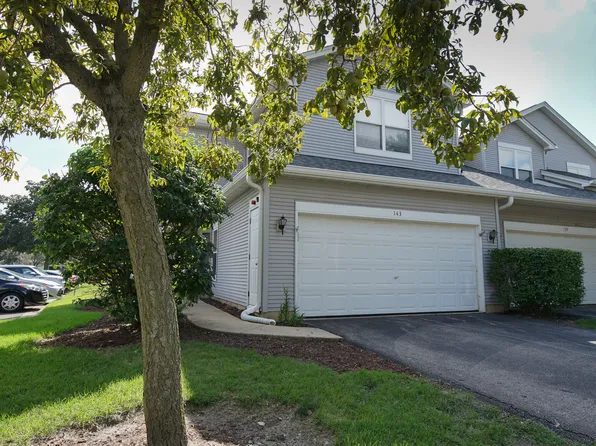143 Woodland Cir, North Aurora, IL 60542