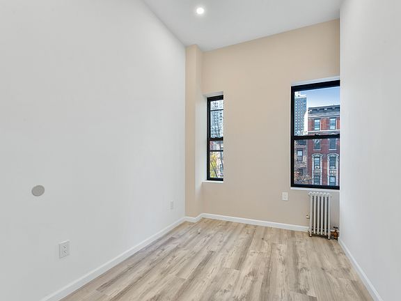 5th image of 249 E 82nd St #4