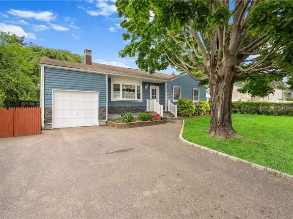 44 Morton Street, Brentwood, NY 11717