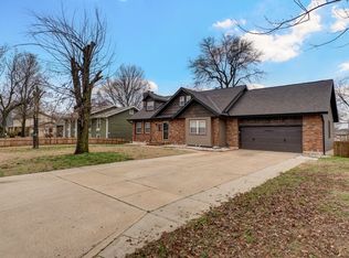 2317 S Hilton Avenue, Springfield, MO 65807