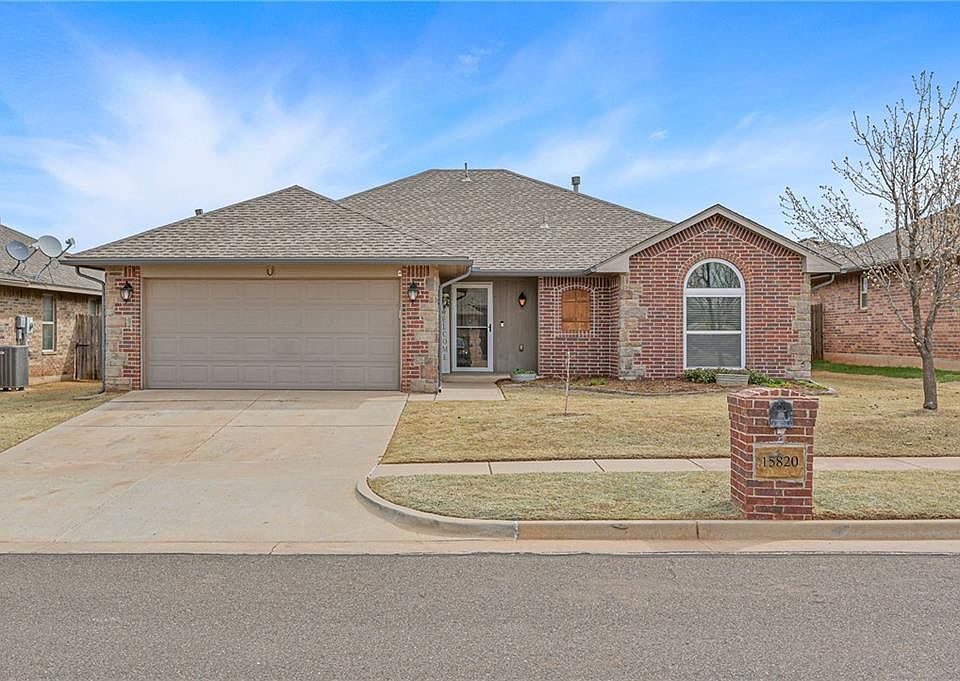 1st image of 15820 Sonador Dr