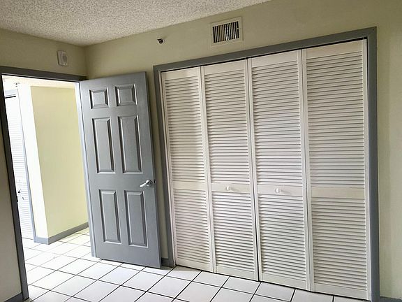 5th image of 900 NW 32nd Pl #510