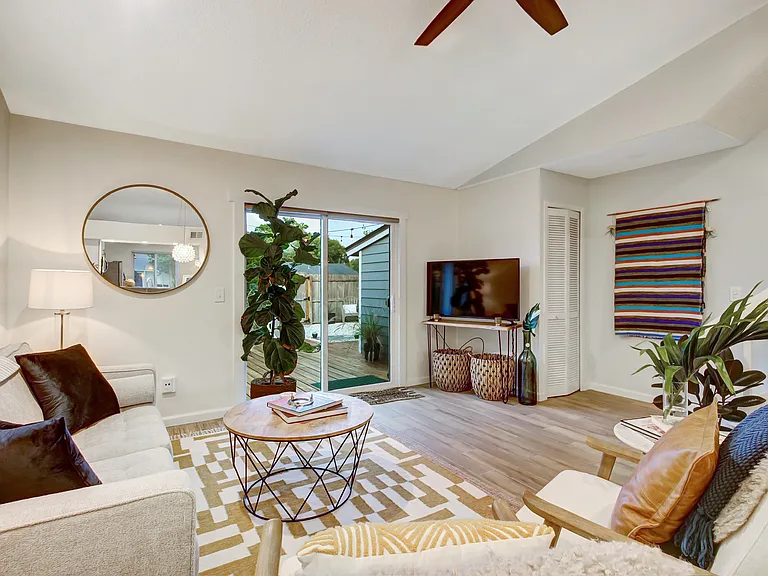660 Aquatic Dr — Photo 47