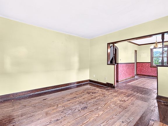 4th image of 132 High St