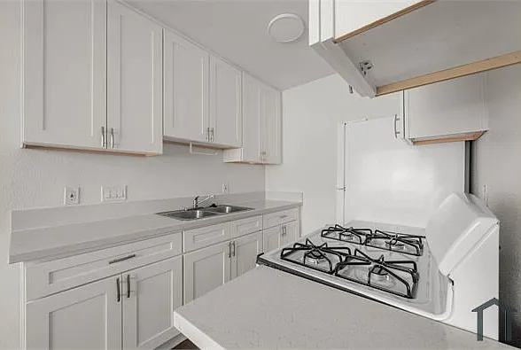 1 bed, 650 sqft, $2,289 — Photo 2