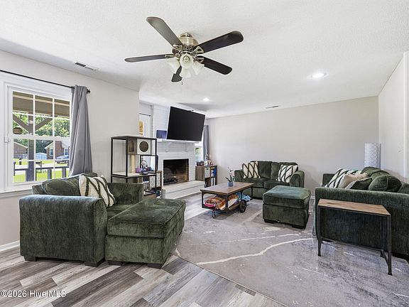 3rd image of 214 Carolina Drive