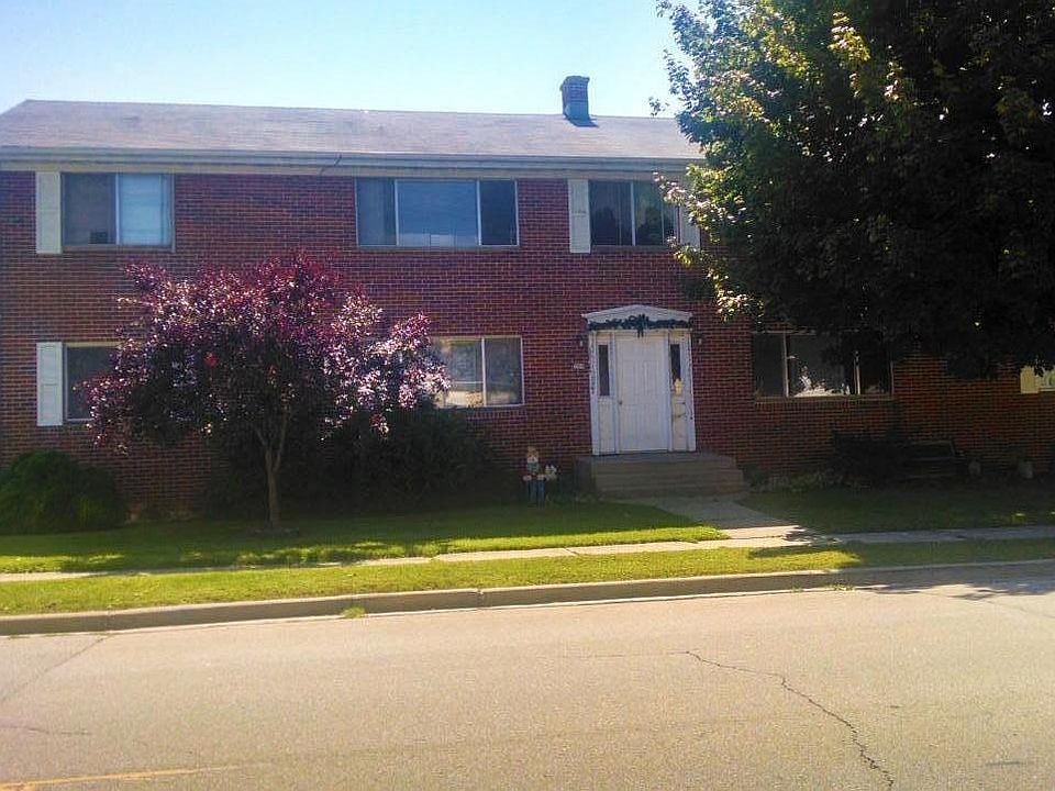 1st image of 827 E Cecil St
