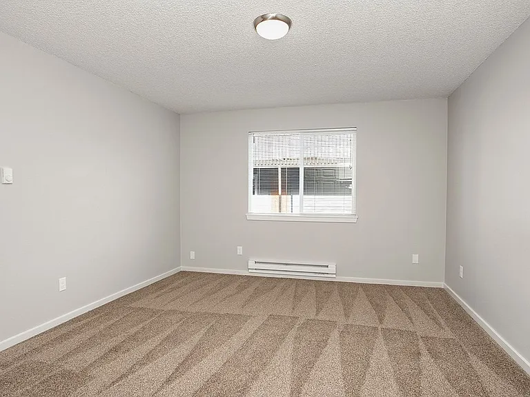 1508 Valley Ave E — Photo 9