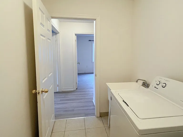 37 Kavanagh Ave — Photo 6
