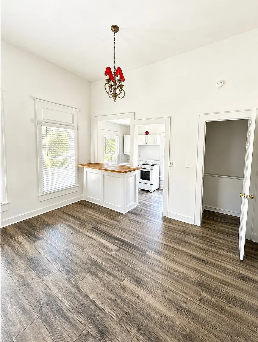 1 bed, $1,100 — Photo 2