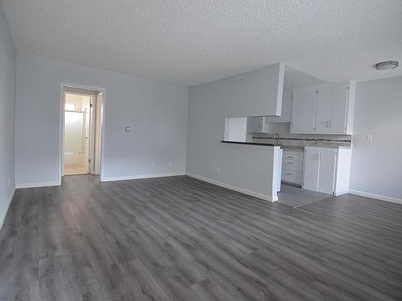 5th image of 6830 Woodley Ave APT 2