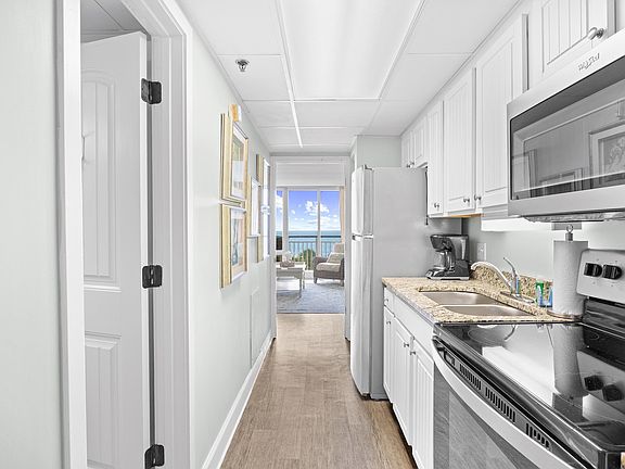 5th image of 601 Retreat Beach Circle #422