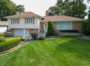 7681 Green Valley Dr, Parma, OH 44134