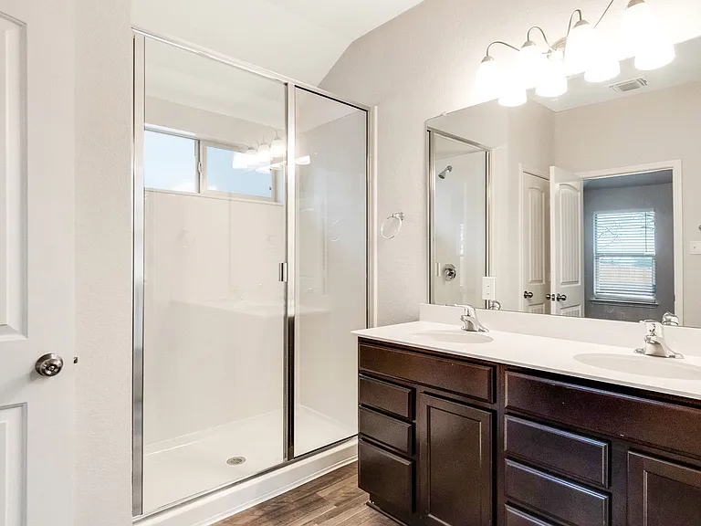 117 Nathaniel Dr — Photo 13