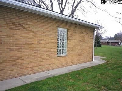5th image of 4785 Panay Dr
