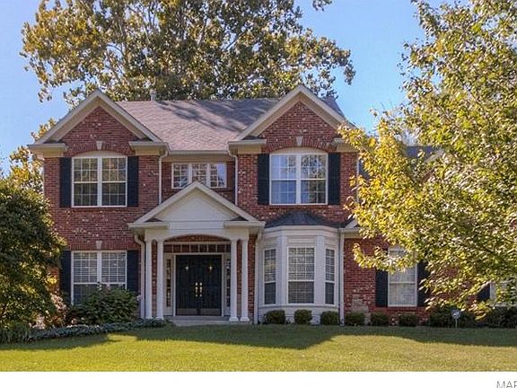 ELEGANT yet family friendly home....shows like a display!